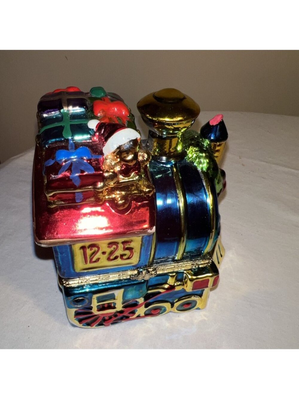 Mr. Christmas Moving Train Music Box Plays God Rest Ye Merry Gentlemen